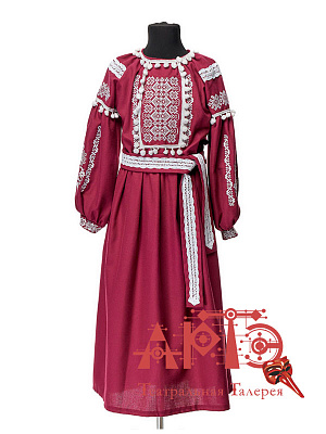 Платье с вышивкой Бордовый